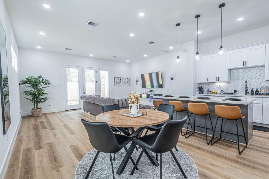 Luxury Home Near Houston Downtown & Medical Center Exterior photo